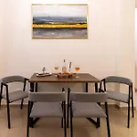 Apartmán 3br At Heart Of