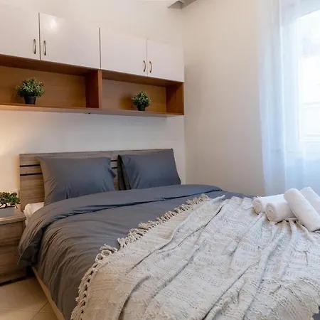 3br At Heart Of Saloniki