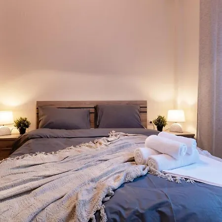 3br At Heart Of Saloniki