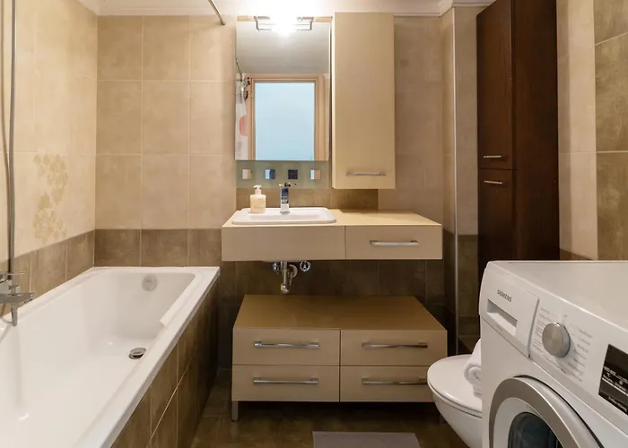 3br At Heart Of アパート