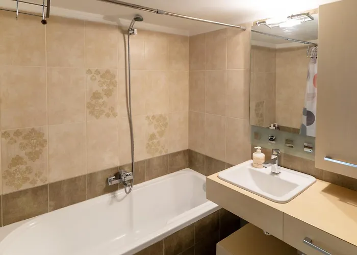 3br At Heart Of